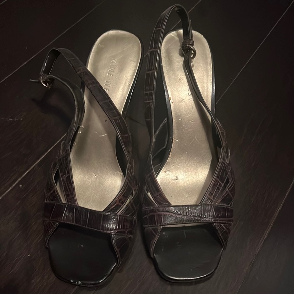 Nine West Size 6 brown crocodile sling backs